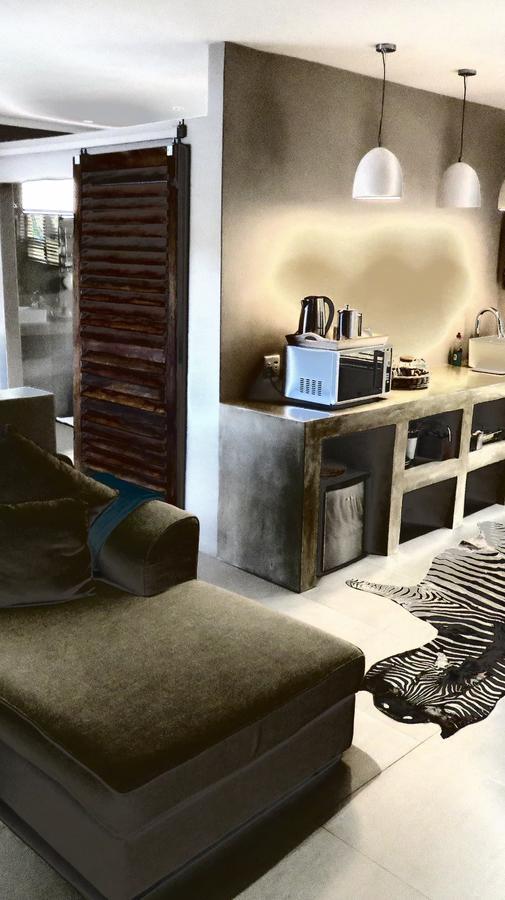Beautiful Studio! Modern, Secure,Comfy Stay In Windhoek Golf Estate Exterior foto